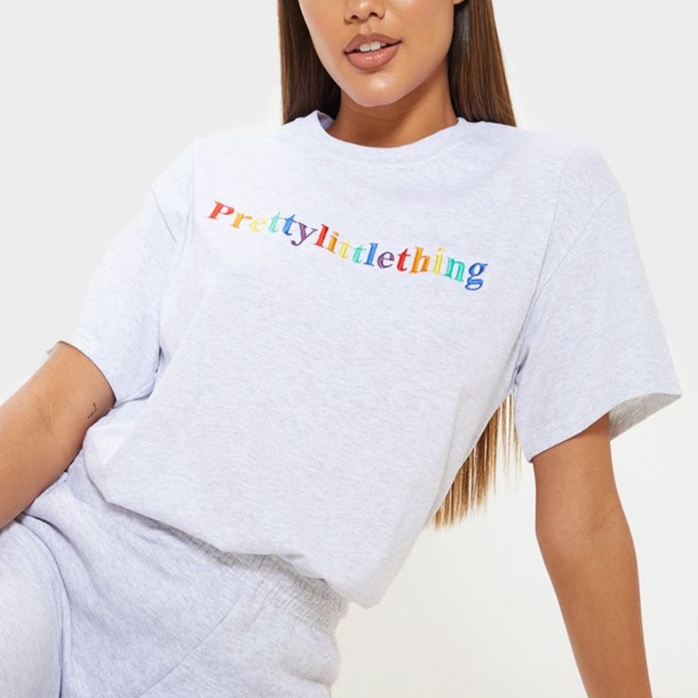 PRETTYLITTLETHING TEE